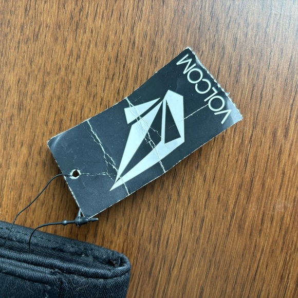 Y2K Volcom Black Red Wallet With Original Tags - Picture 8 of 10